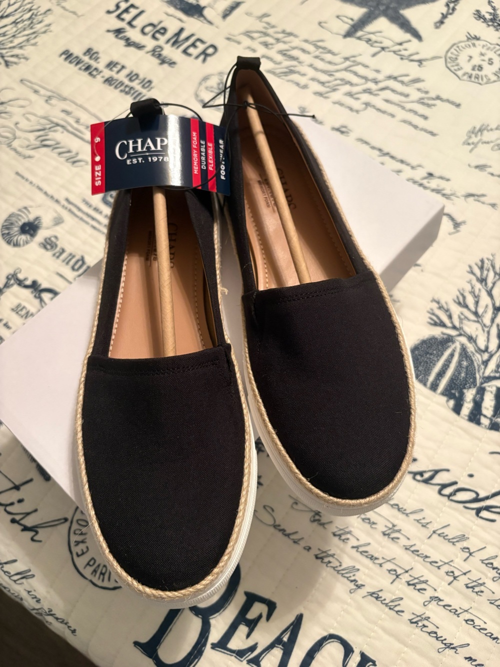 Chaps Women’s Cora Slip On Sneakers NEW SIZE 9